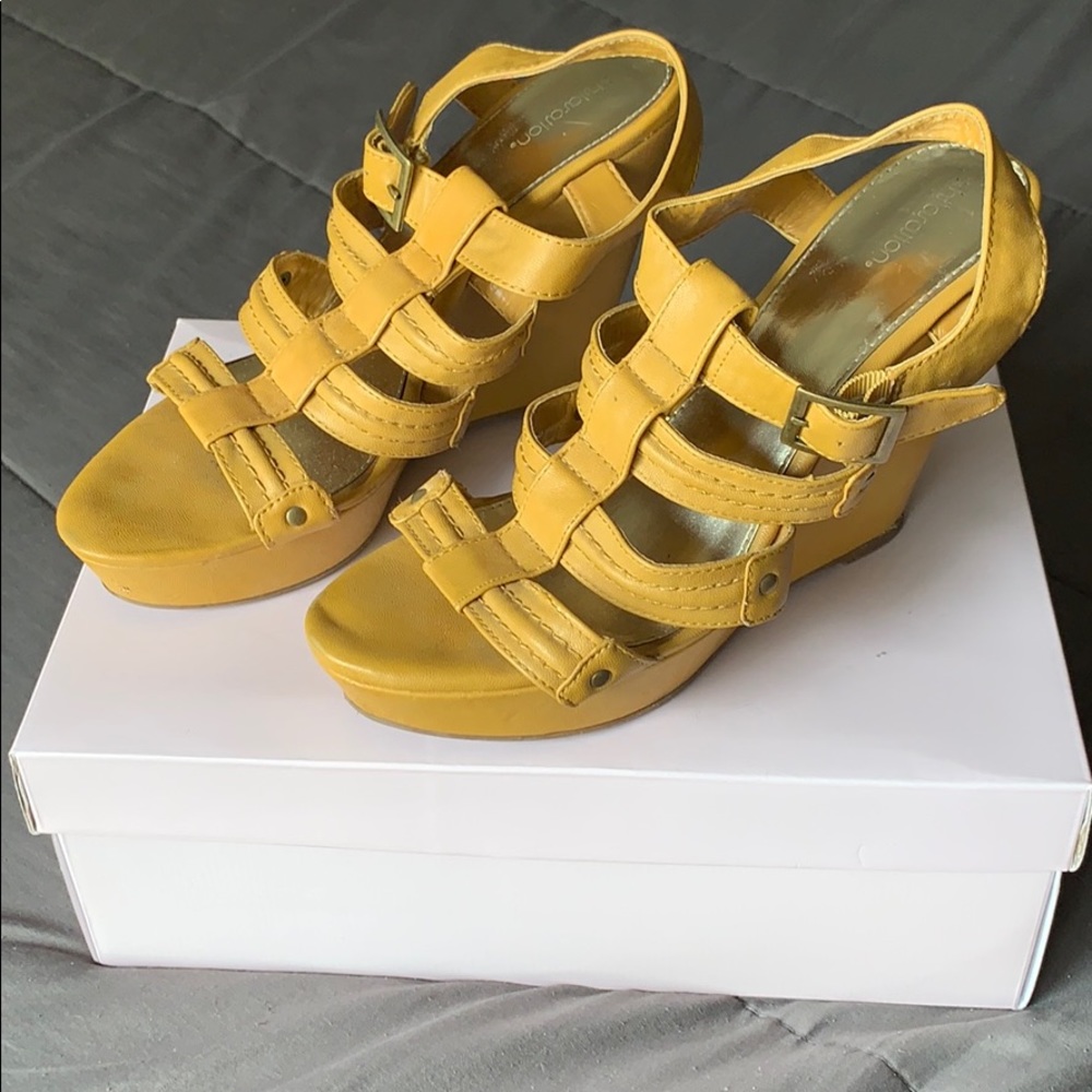 Super comfy platform wedge sandal from Target
